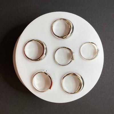 LOT 261: Collection of Shiny 925 Sterling Rings Sizes 8 and 9 - 24.4 gtw