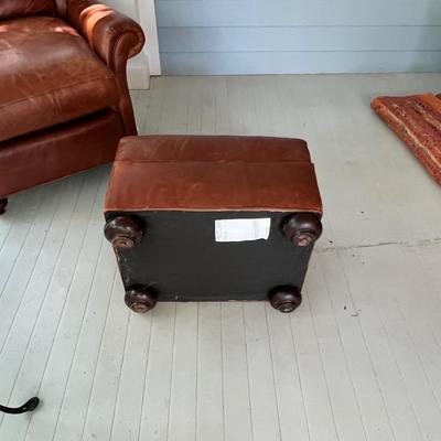 Leather Club Chair & Ottoman (SR-RG)