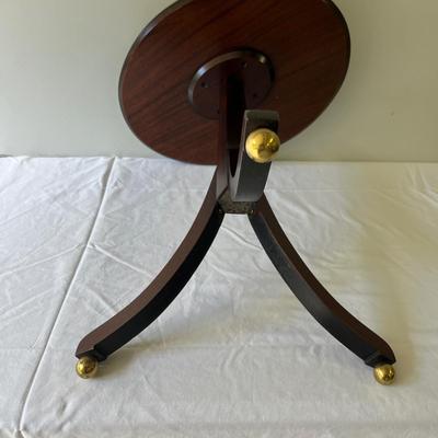 Three Footed Wooden Oval Shaped Side Table (G-MG)