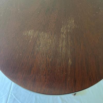 Three Footed Wooden Oval Shaped Side Table (G-MG)
