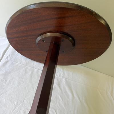 Three Footed Wooden Oval Shaped Side Table (G-MG)