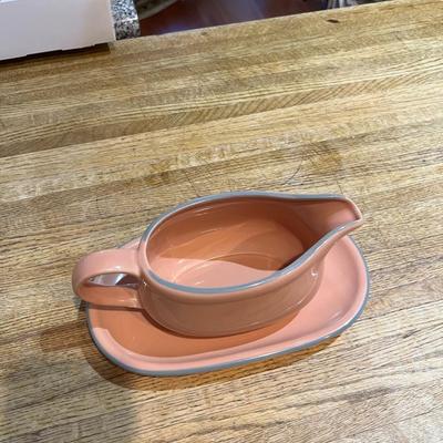 Nancy Calhoun Peach Gravy Boat and Underplate 2pc (K)