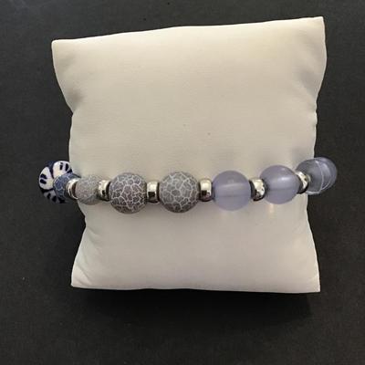 AGATE Eyes gemstones with Delft Blue Ceramic and Lucite bead stretch bracelet