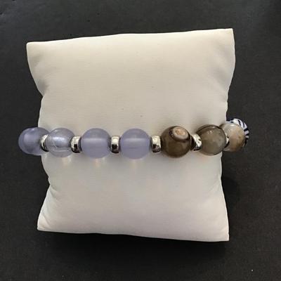 AGATE Eyes gemstones with Delft Blue Ceramic and Lucite bead stretch bracelet