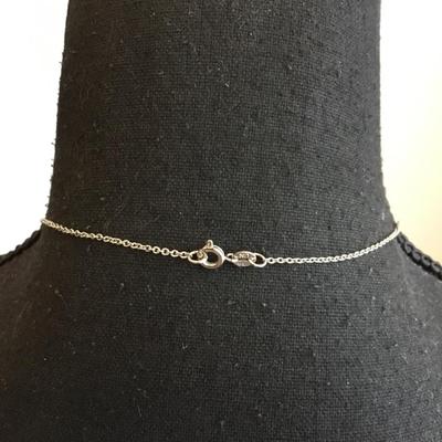Very nice violet, crystal Silvertone necklace