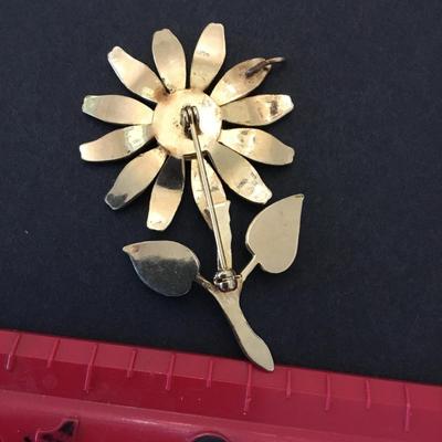 Vintage enamel, daisy, brooch, Gold tone