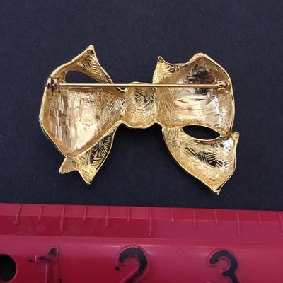 Vintage, large, gold tone bow brooch