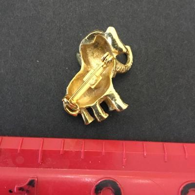 Cute vintage gold tone elephant pin