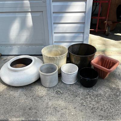 G357 Lot of Pots