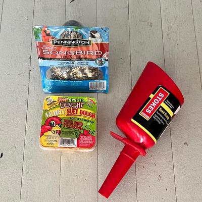 Bird Lovers Lot - Shepherds Hook, Bird Baths & More (SR-RG)