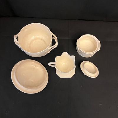 Leedsware Creamware Pottery Dishes (DR-MG)