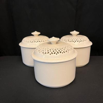 Leedsware Creamware Pottery Dishes (DR-MG)