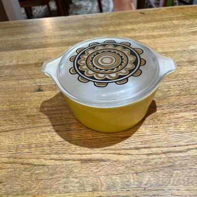 Pyrex Sol Flower Promotional Casserole Dish and Lid (K)