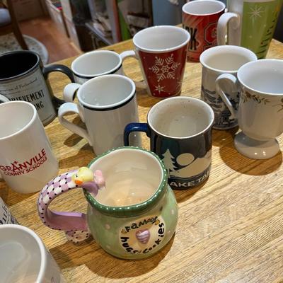 Lot of 24 Assorted Coffee Mugs (K)