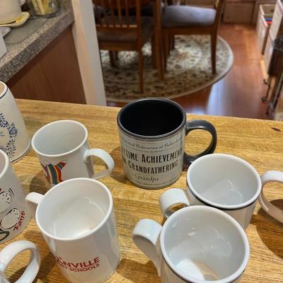 Lot of 24 Assorted Coffee Mugs (K)