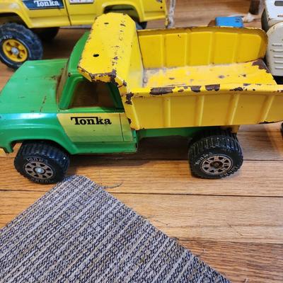 Lot of Vintage Tonka Trucks, Tow Truck, Dump, Car Carrier, mini Van, Buddy L Stake bed Truck