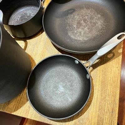 Calphalon Cookware Set and Lids (K)