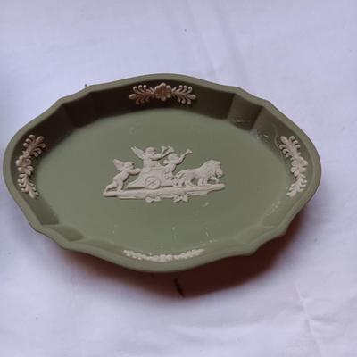 CHARLETON HAND PAINTED HEN ON NEST, WEDGWOOD PLATE AND METAL BOX WITH BUTTONS AND MORE