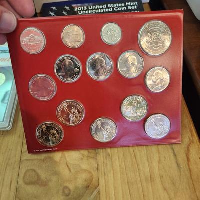Lot of Collectable United State Coins Sets Buffalo Nickel ,Quarters, Mint UNC Sets
