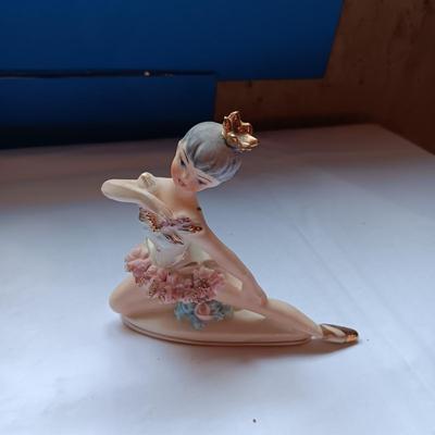 3 VINTAGE FIGURINES