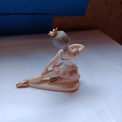 3 VINTAGE FIGURINES
