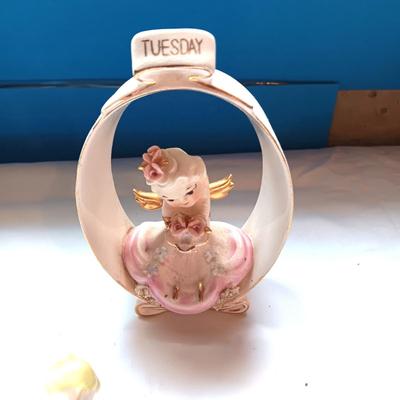 WALT DISNEY PRODUCTIONS ALICE IN WONDERLAND AND 3 OTHER VINTAGE FIGURINES