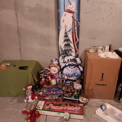 TALL CLOTH BANNER AND OTHER CHRISTMAS DECORATIONS