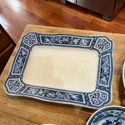 Assorted Blue and White Dishes (K)