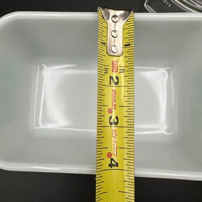 Four Vintage Pyrex Dishes