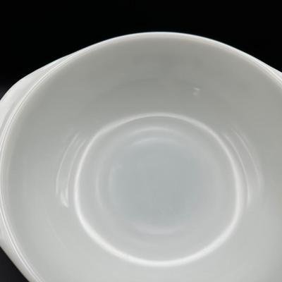 Four Vintage Pyrex Dishes