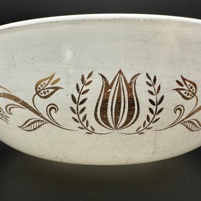 Four Vintage Pyrex Dishes