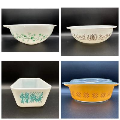 Four Vintage Pyrex Dishes