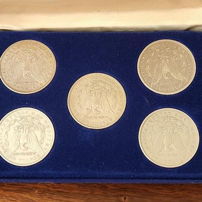 Lot of 5 Morgan Sliver Dollars in Case