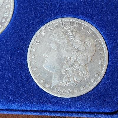Lot of 5 Morgan Sliver Dollar Coins w Case