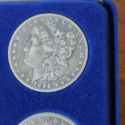 Lot of 5 Morgan Sliver Dollar Coins w Case