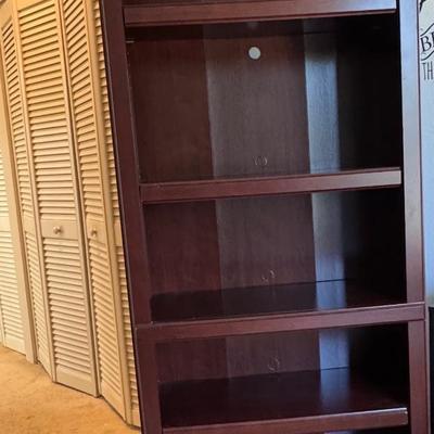 A very nice looking bookshelf.