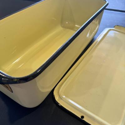 Norge Hydrovoir Enamelware Refrigerator Crisper Bin with Lid