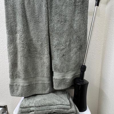 Grey Bath Towels.