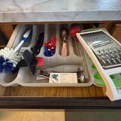 Utensils and other kitchen tools.