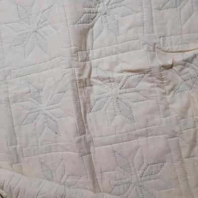 Handmade quilt 8' x 6'6" wide