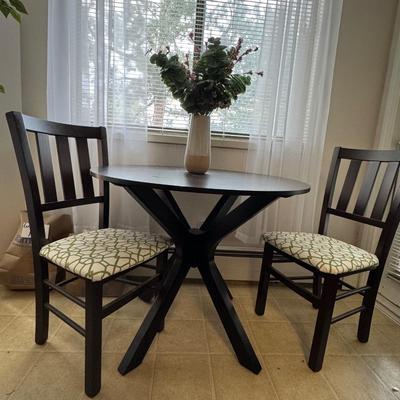 Dining table, Zipcode Design.