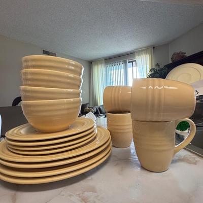 The dinnerware set Ironstone pier 1 Brazil .Bresil.