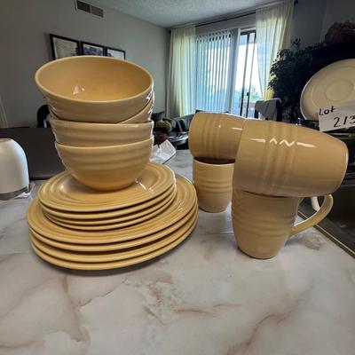 The dinnerware set Ironstone pier 1 Brazil .Bresil.