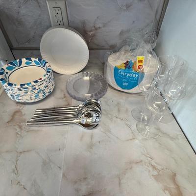 Tableware and party supplies, ideal for various occasions.
