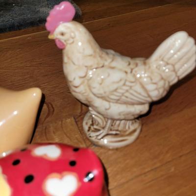 Lot of 3 ceramic chickens