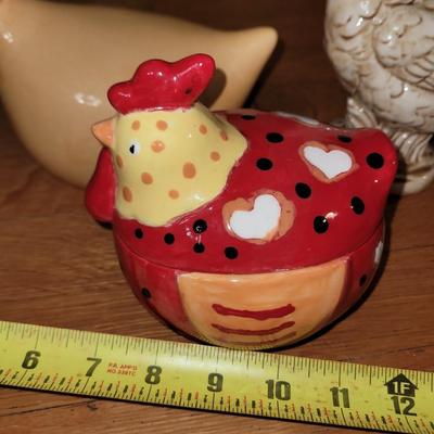 Lot of 3 ceramic chickens