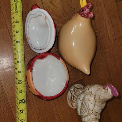 Lot of 3 ceramic chickens