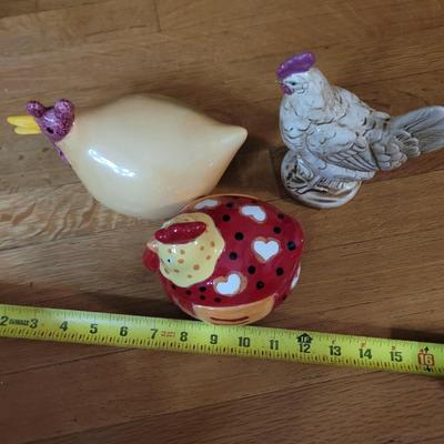 Lot of 3 ceramic chickens