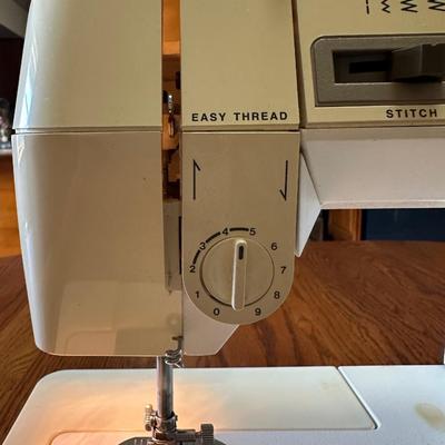 Singer Sewing Machine with Foot Pedal