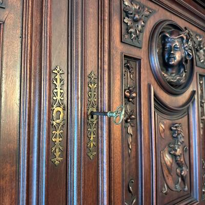 Antique French Renaissance Revival Walnut Buffet, 19th Century